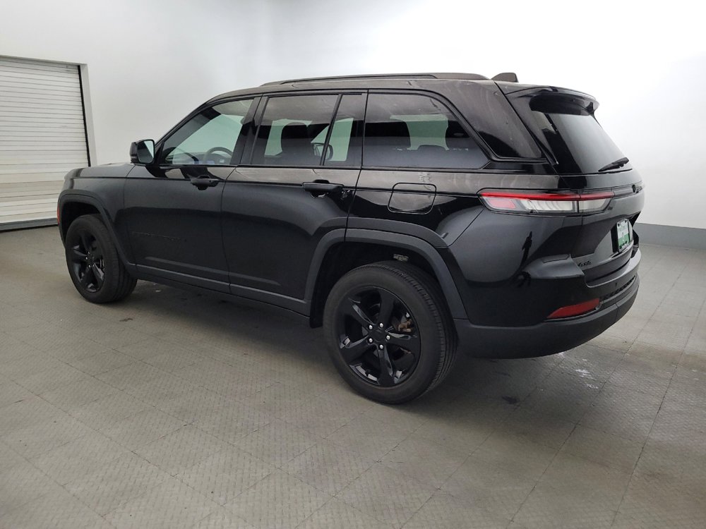 Used 2023 Jeep Grand Cherokee Altitude AWD/4WD image 3