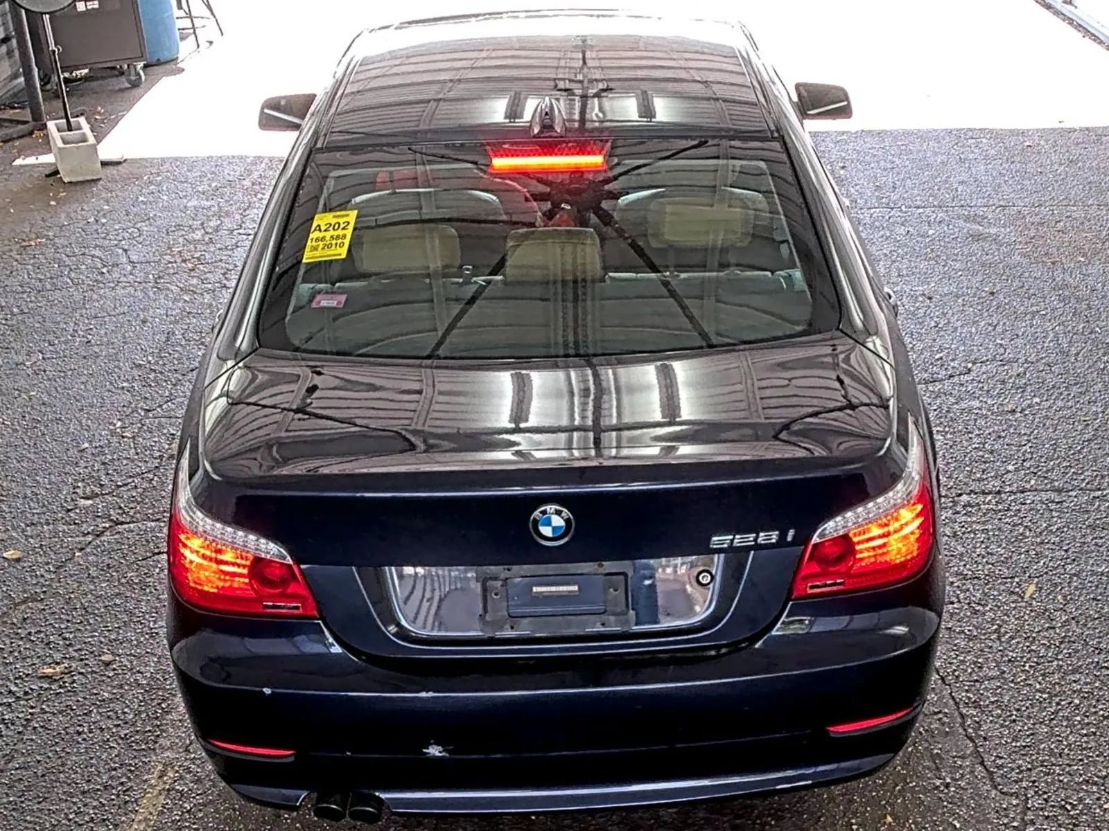 Used 2010 BMW 528i xDrive Sedan AWD/4WD image 4