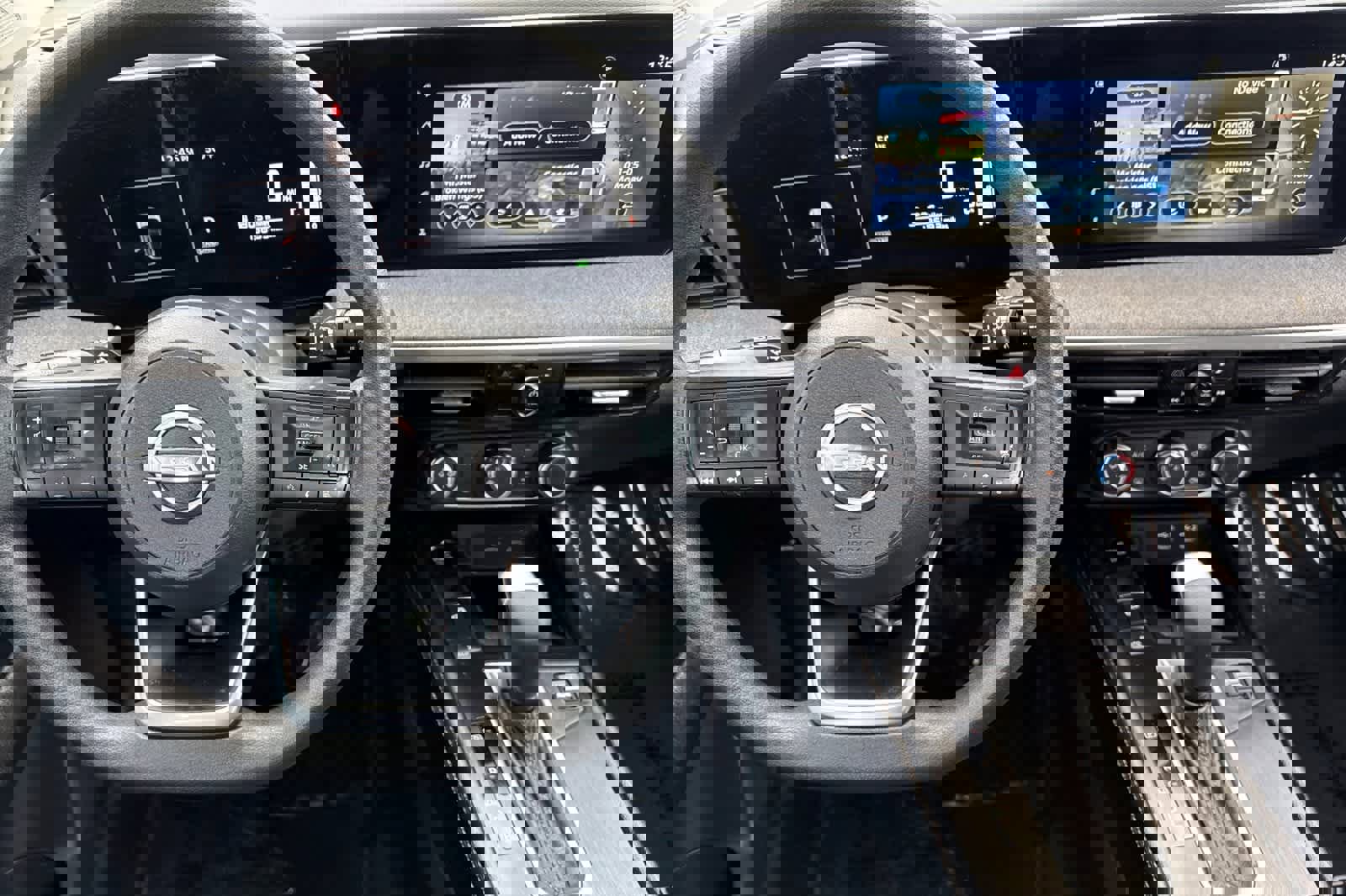 Used 2025 Nissan Kicks SV image 14