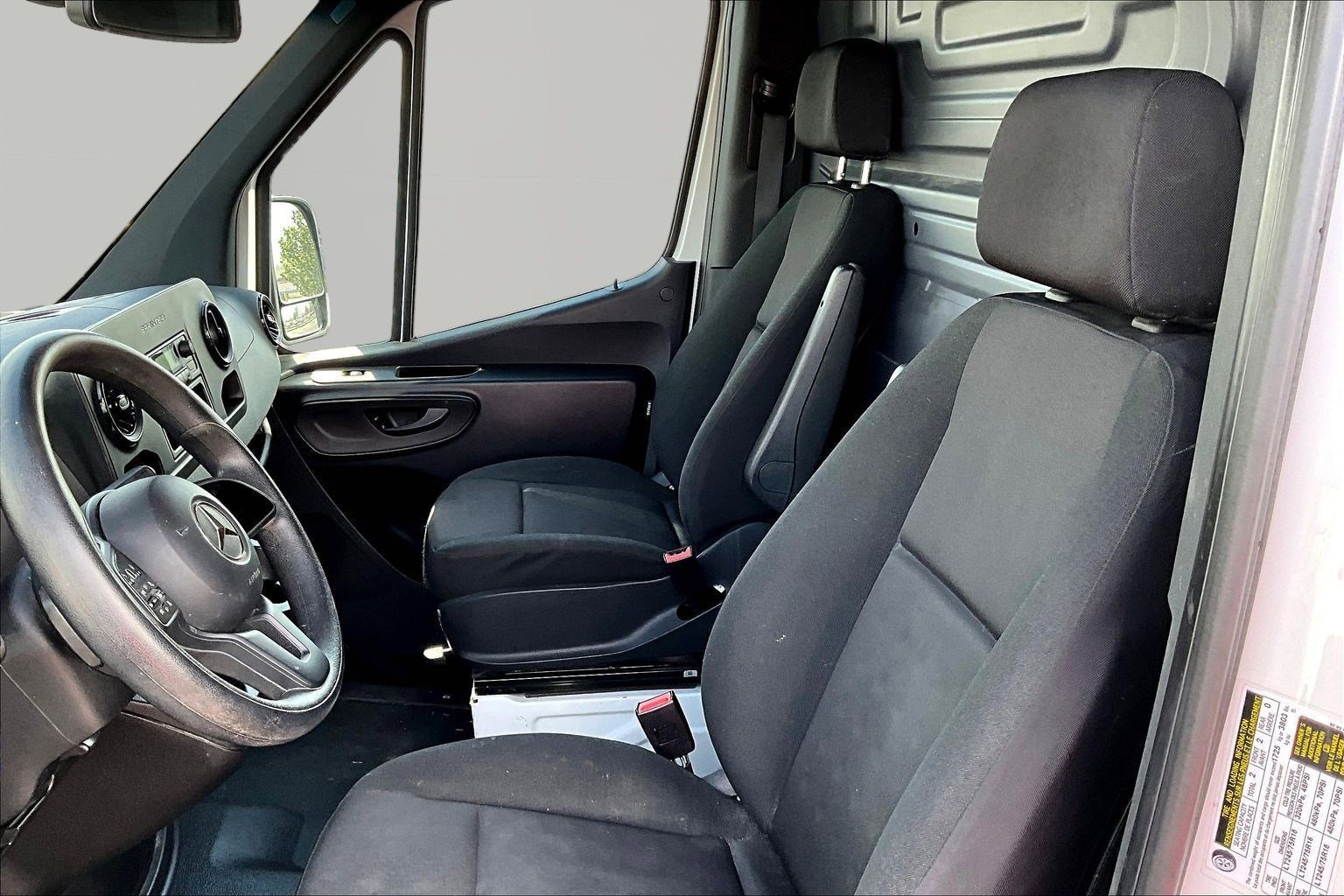 Used 2022 Mercedes-Benz Sprinter 2500 image 16