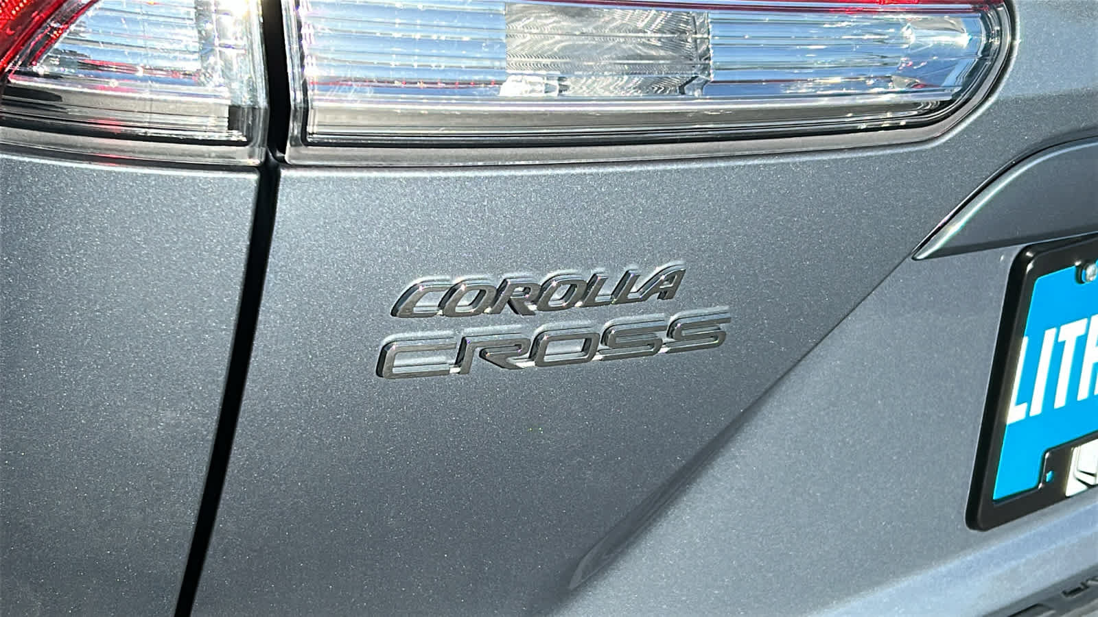 Used 2022 Toyota Corolla Cross LE AWD/4WD image 28