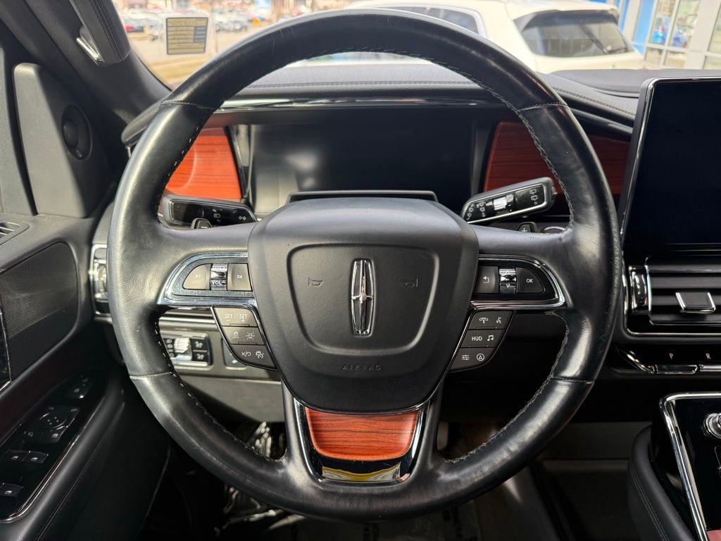 Used 2024 Lincoln Navigator Reserve image 18
