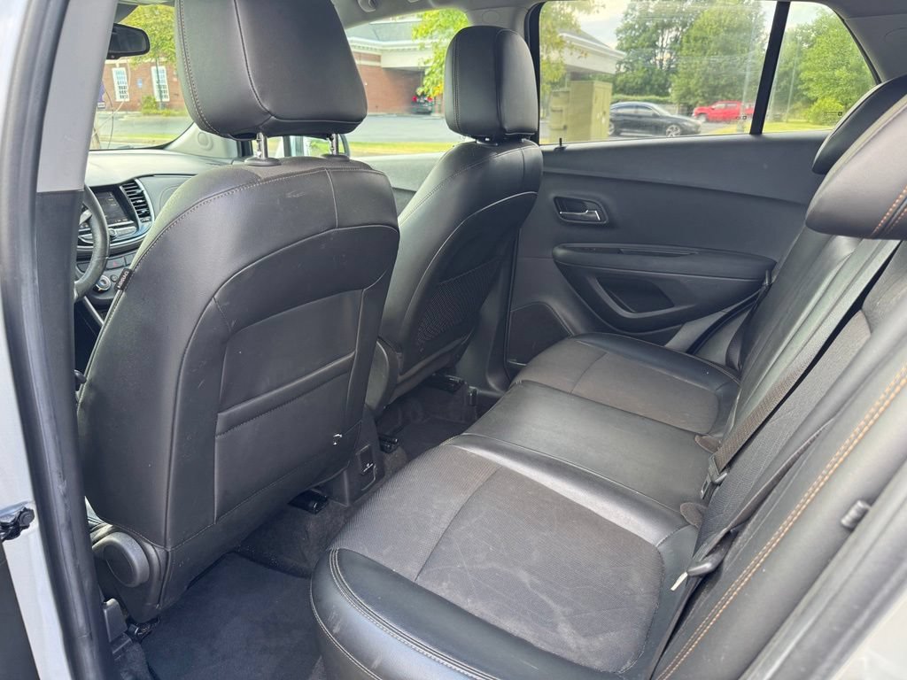 Certified 2018 Chevrolet Trax LT w/ LT Convenience Package FWD image 12