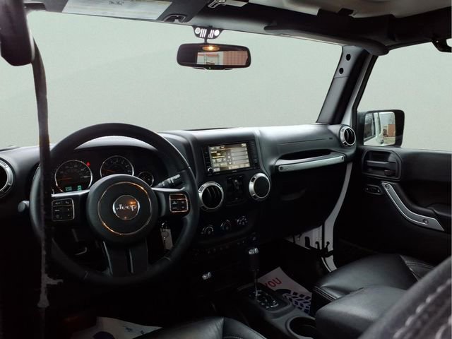 Used 2016 Jeep Wrangler Unlimited Sahara w/ Connectivity Group image 9