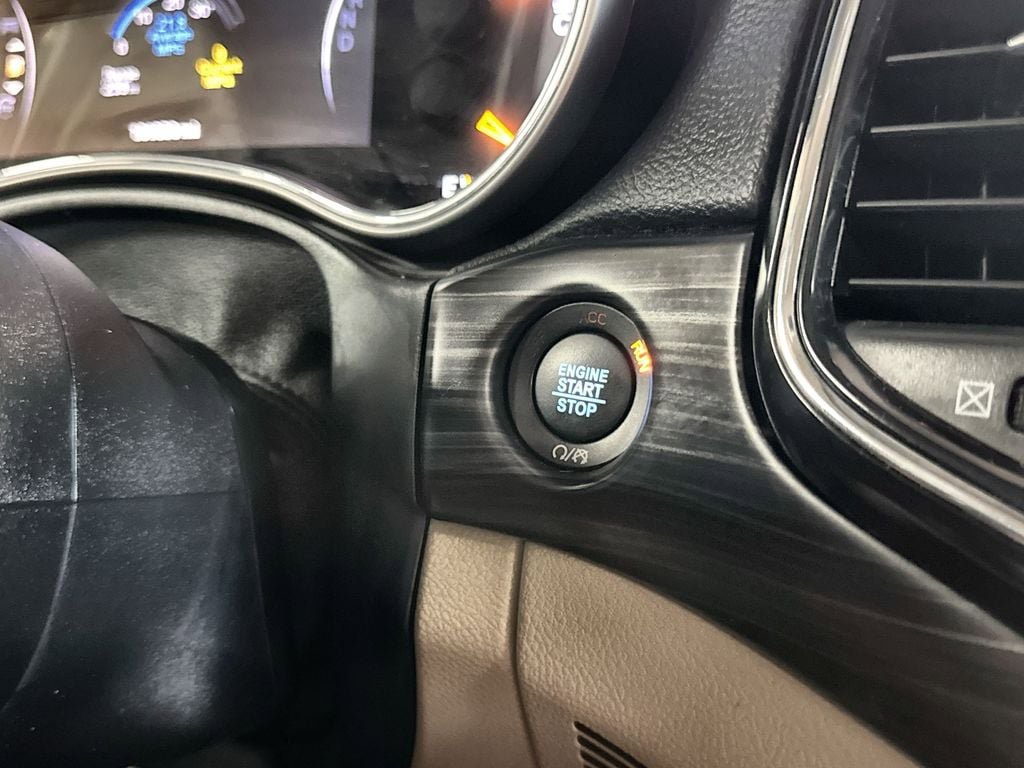 Used 2022 Jeep Grand Cherokee Laredo E w/ Security & Convenience Group AWD/4WD image 24