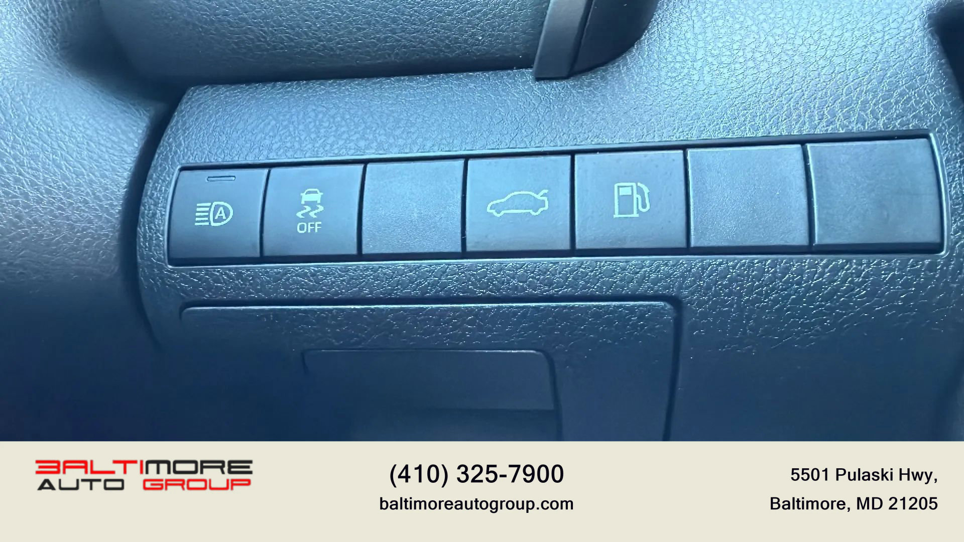 Used 2018 Toyota Camry SE image 32