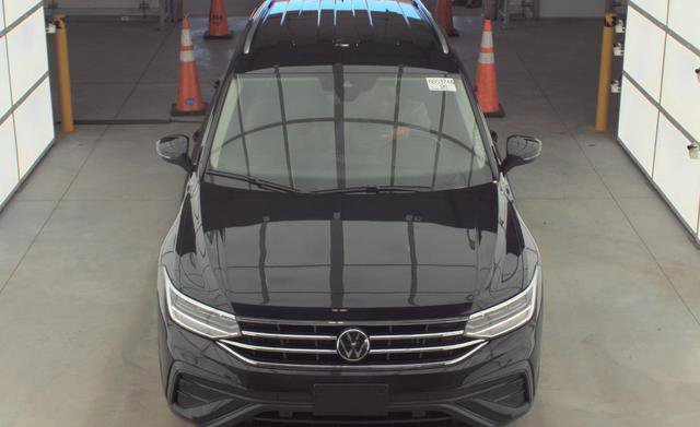 Used 2024 Volkswagen Tiguan SE image 15