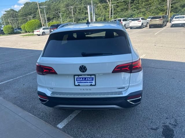 Certified 2023 Volkswagen Taos SE w/ Panoramic Sunroof Package AWD/4WD image 5