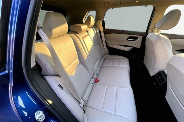 Used 2023 Nissan Rogue SL w/ SL Premium Package image 17