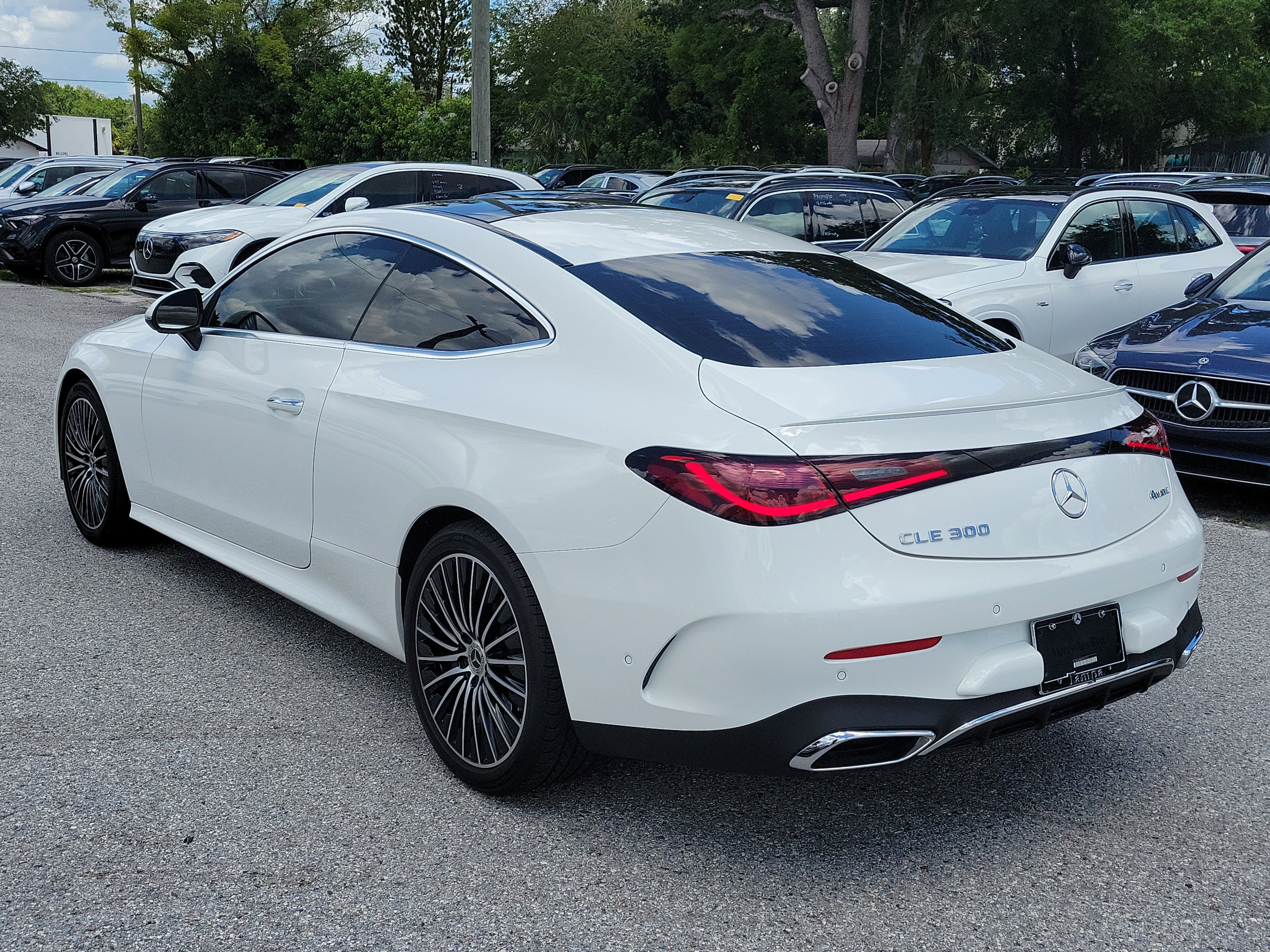 Used 2024 Mercedes-Benz CLE 300 4MATIC Coupe image 4