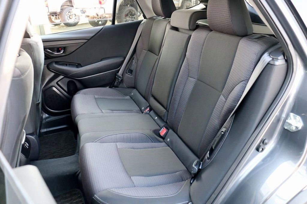 Used 2025 Subaru Outback Premium image 19