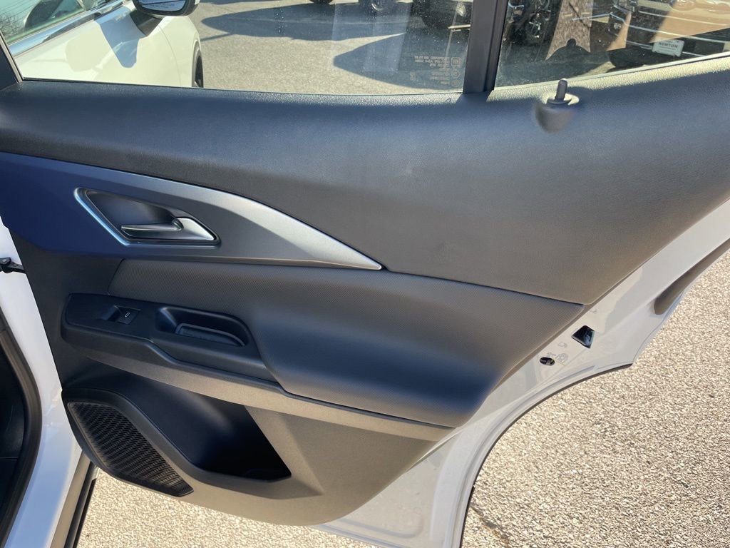 New 2026 Chevrolet Equinox EV LT image 40