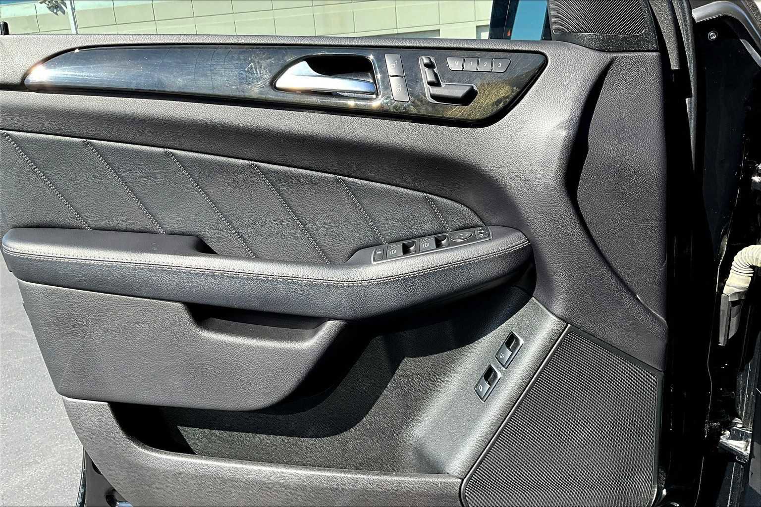 Used 2016 Mercedes-Benz GL 450 4MATIC image 25