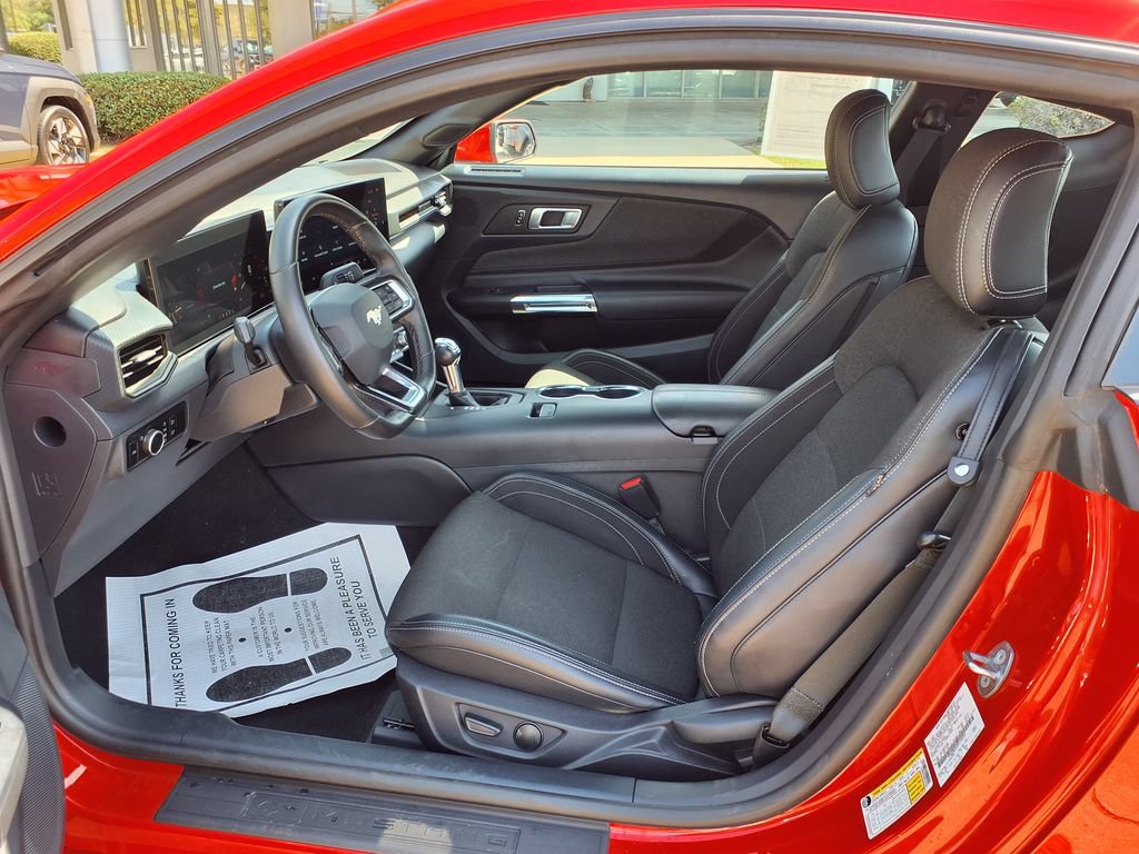 Used 2024 Ford Mustang Coupe RWD image 17