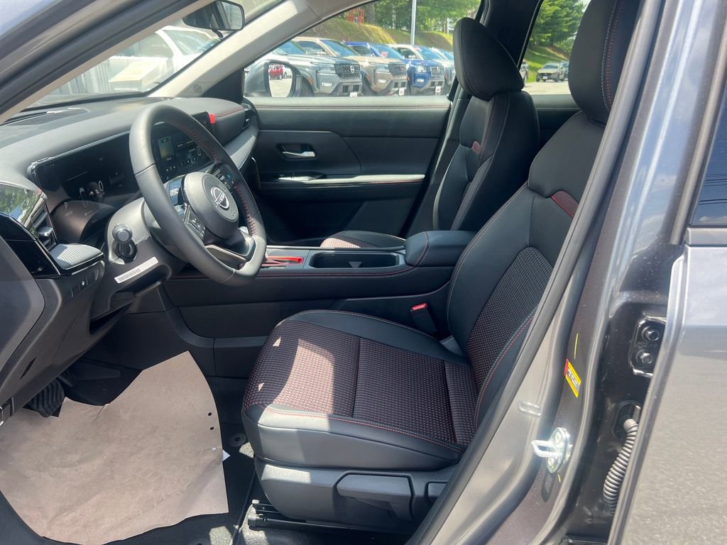 New 2025 Nissan Kicks SR image 10