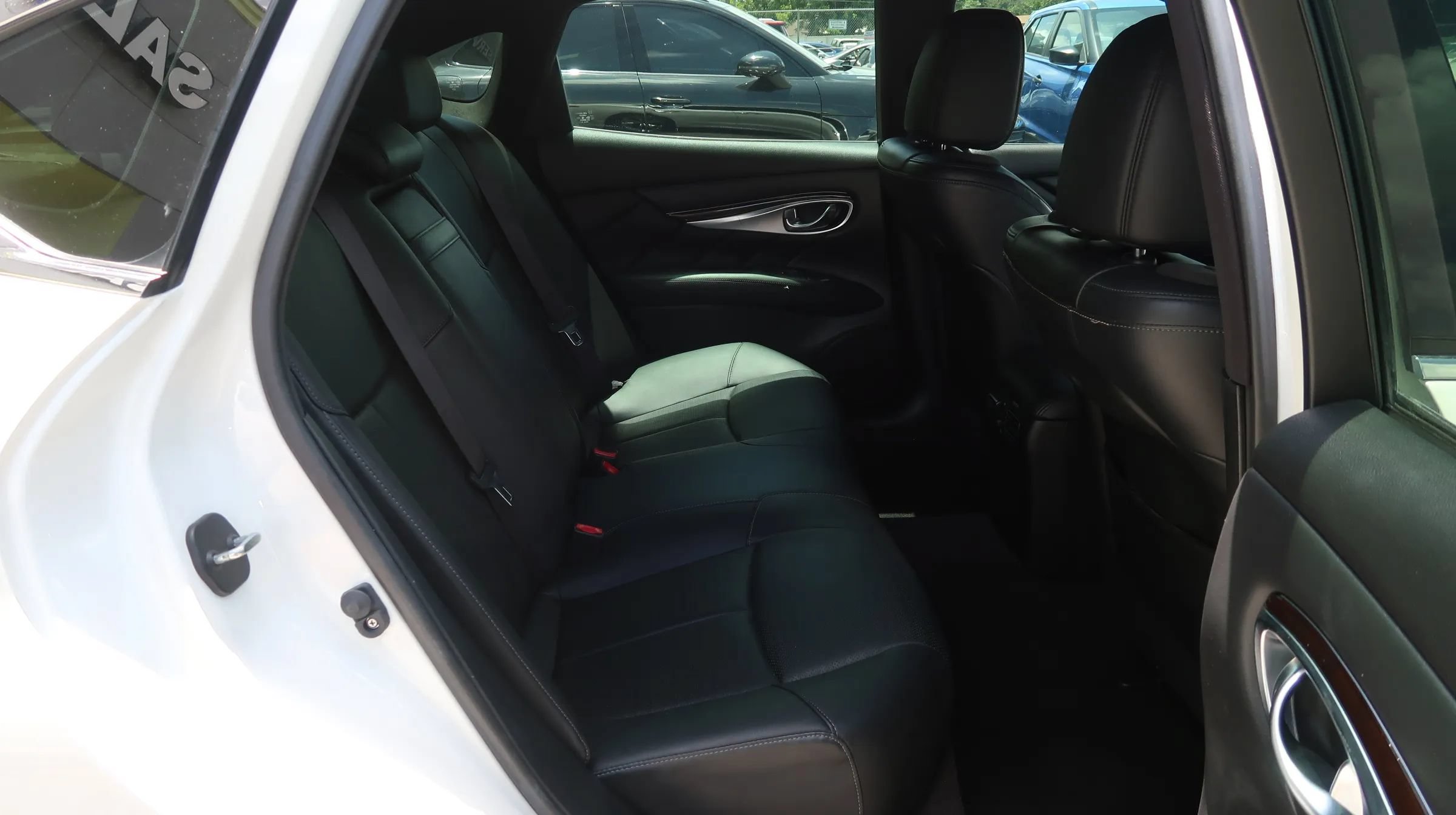 Used 2019 INFINITI Q70 Luxe w/ Sport Package RWD image 25