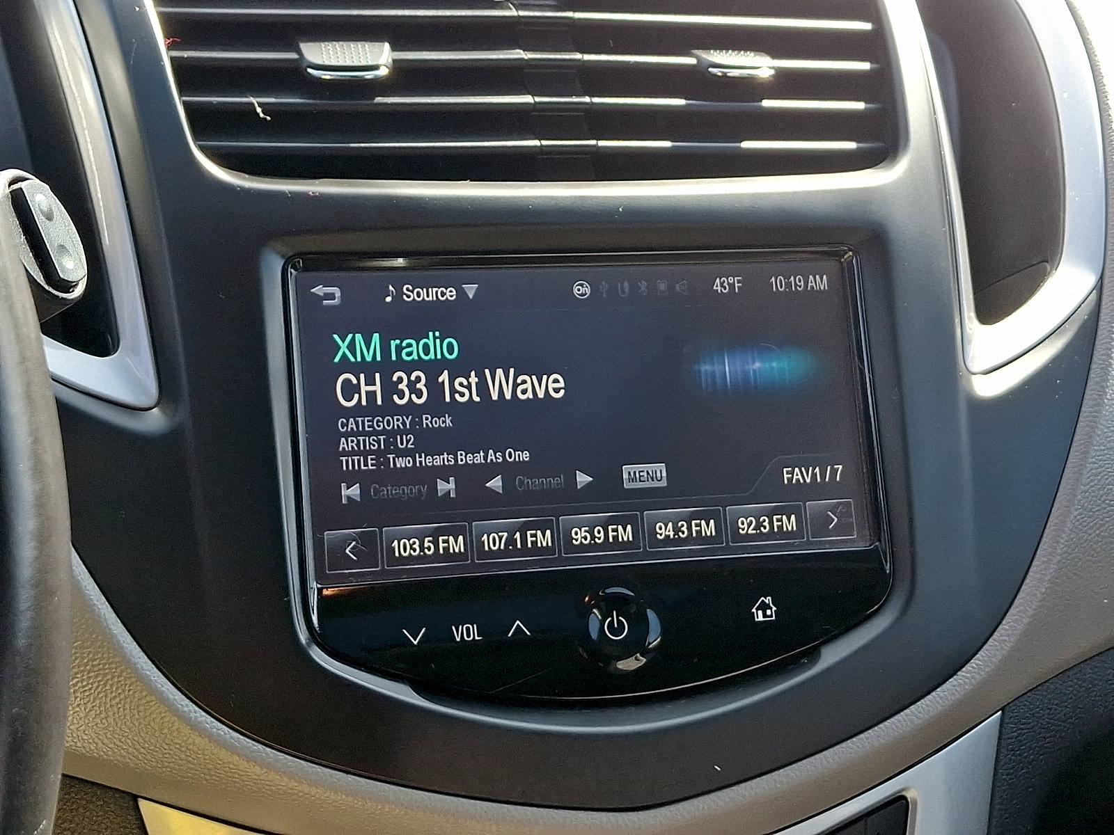 Used 2016 Chevrolet Trax LT w/ LT Sun and Sound Package image 17