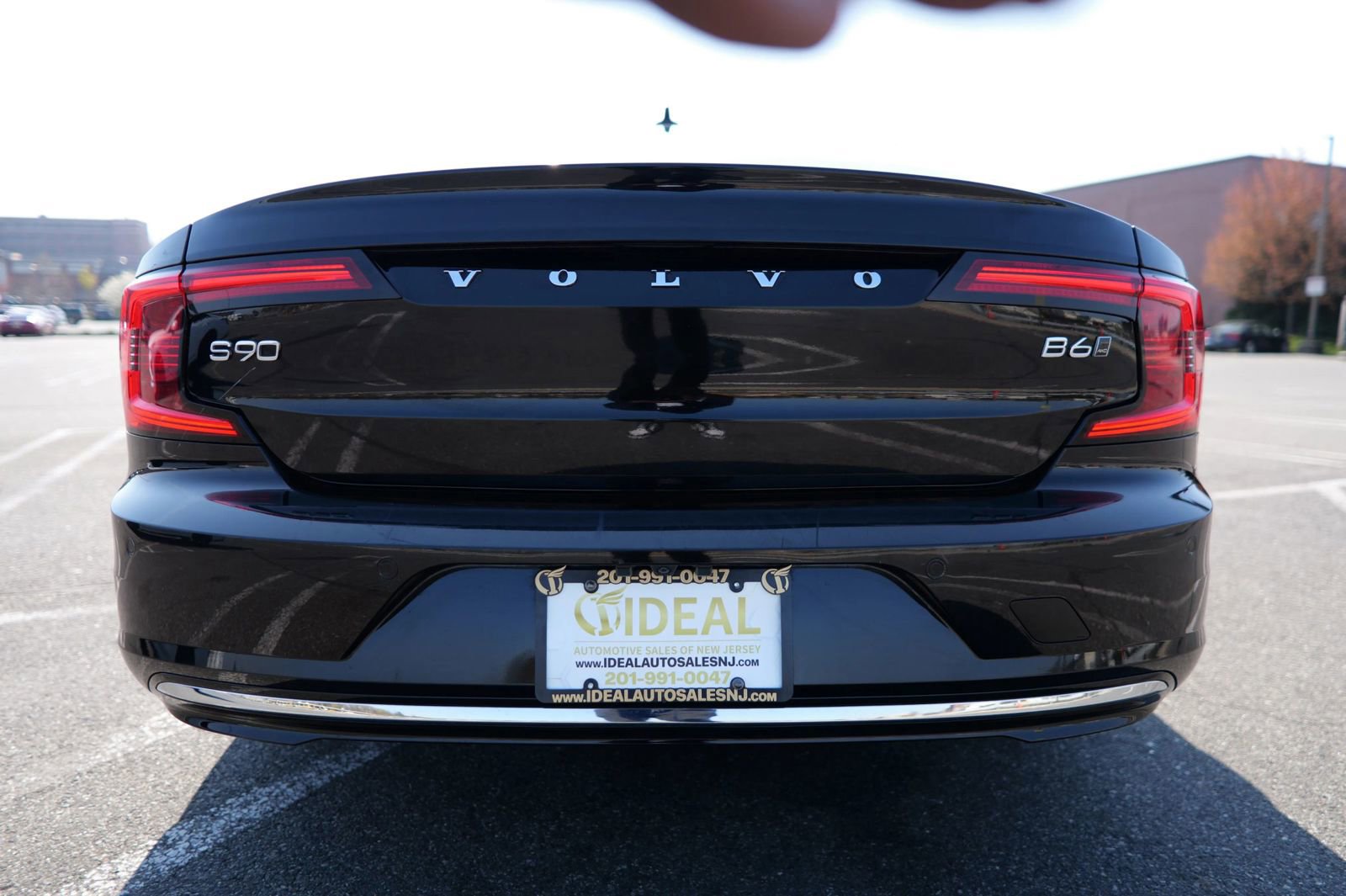 Used 2023 Volvo S90 B6 Plus image 8