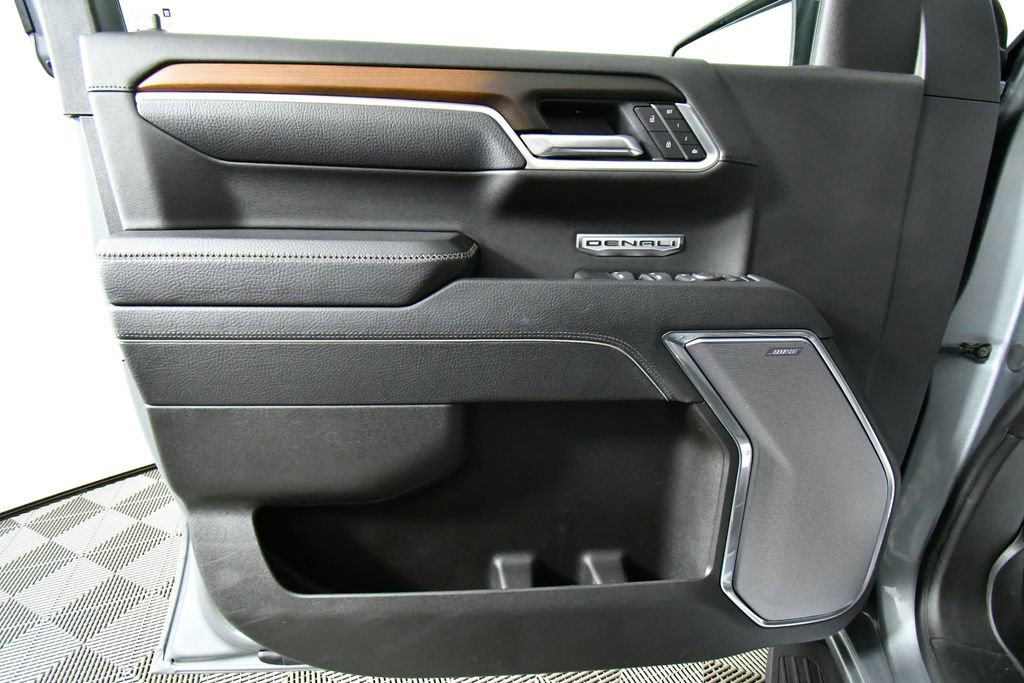 Used 2025 GMC Sierra 1500 Denali w/ Technology Package AWD/4WD image 22