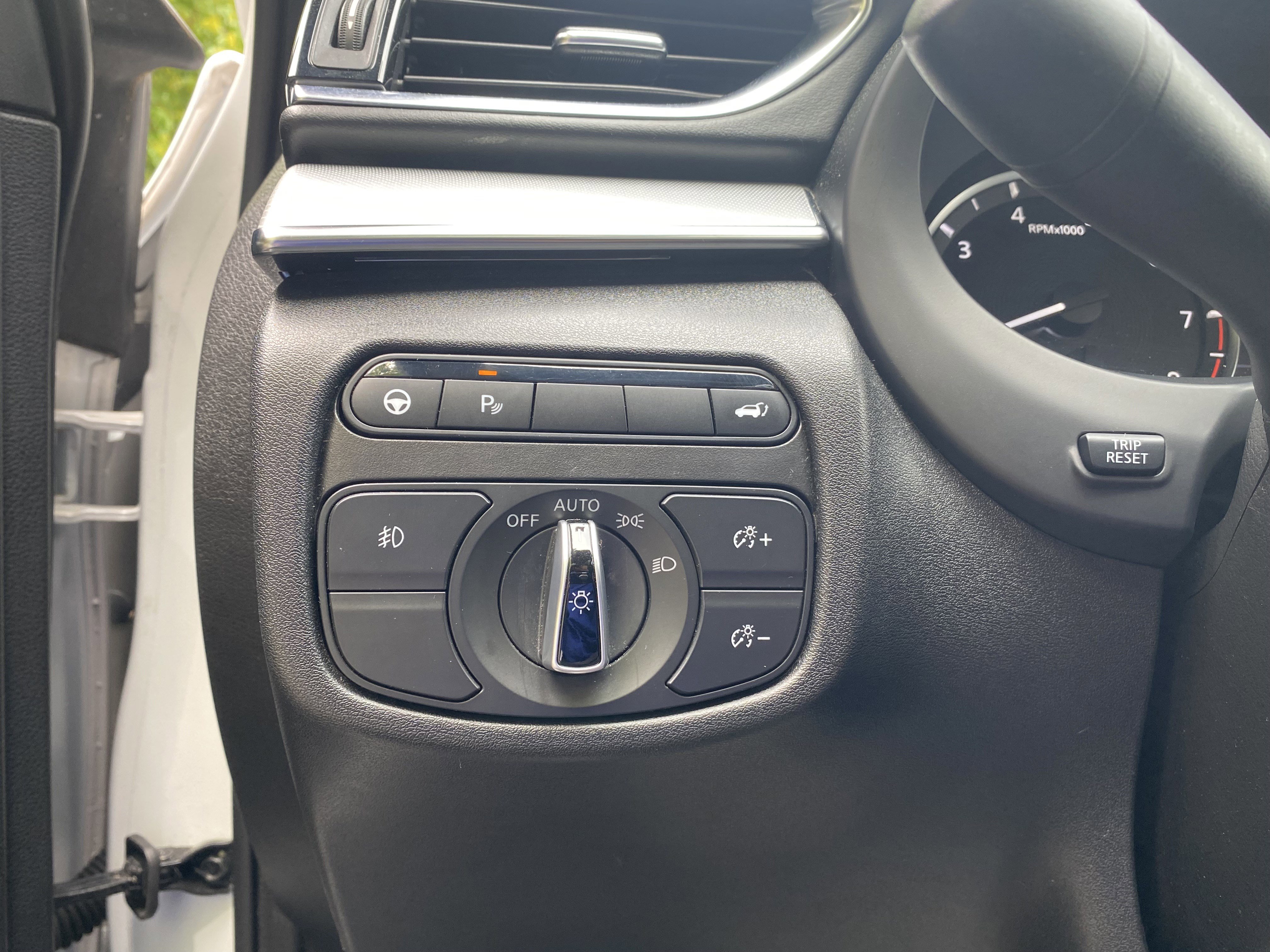 Used 2021 INFINITI QX50 Luxe image 17