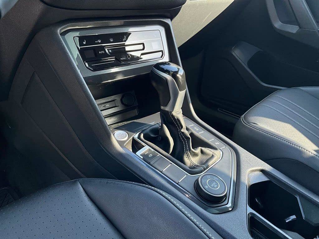 Used 2023 Volkswagen Tiguan SE R-Line image 18