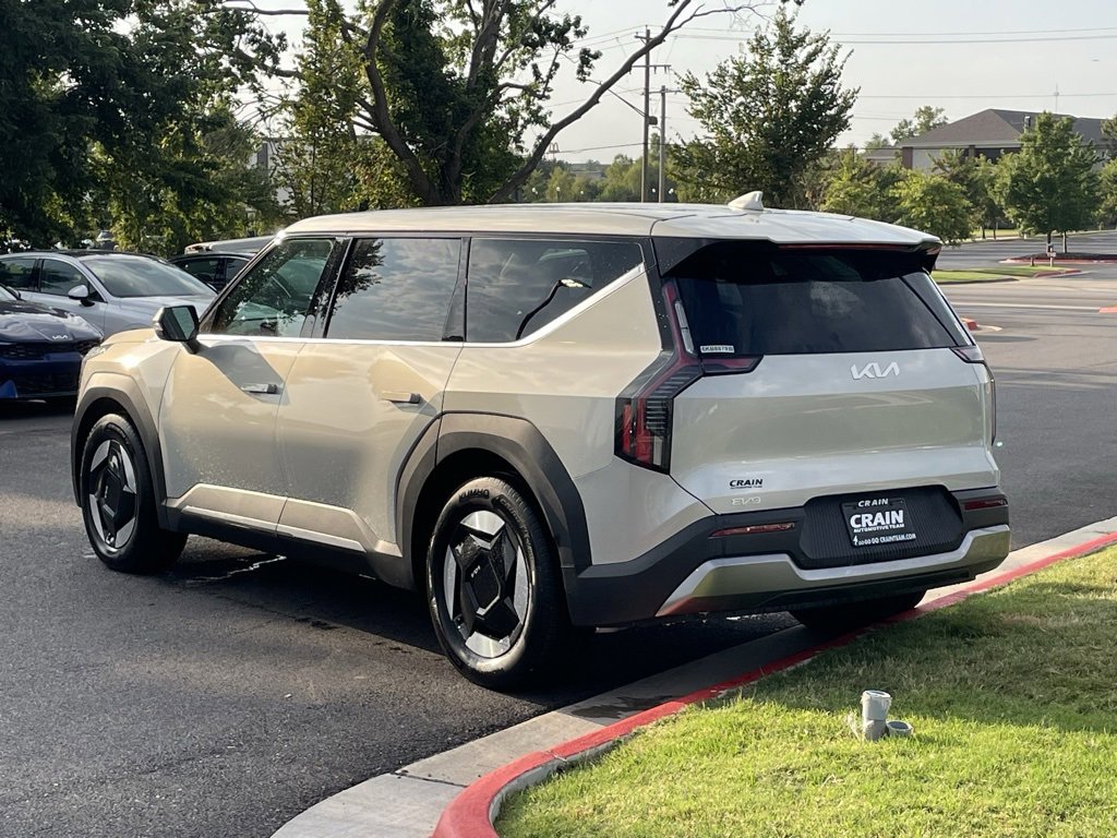 New 2026 Kia EV9 Light image 4