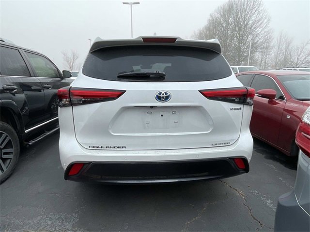 Used 2023 Toyota Highlander Limited image 3