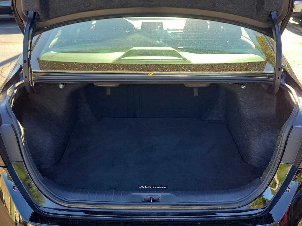 Used 2025 Nissan Altima 2.5 SV FWD image 12