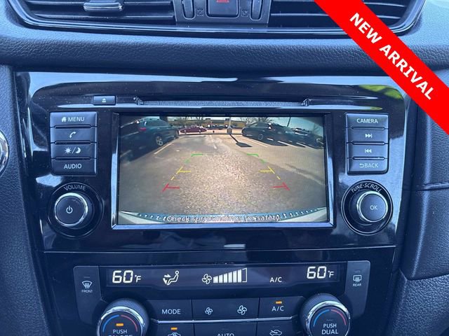 Used 2020 Nissan Rogue SV image 25