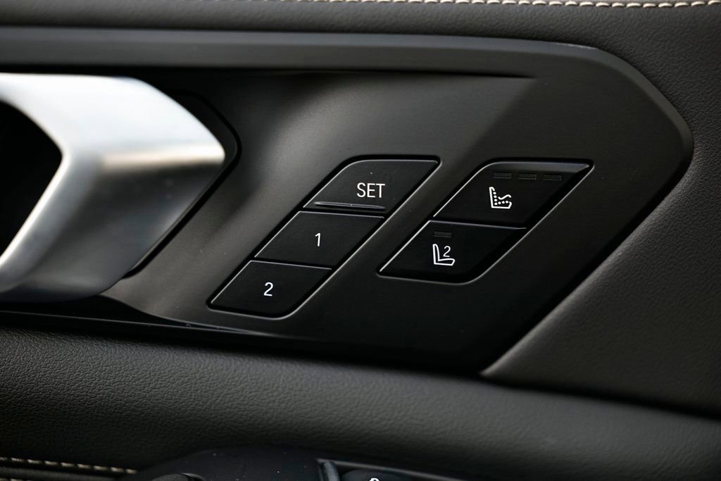 Used 2026 BMW X5 xDrive40i w/ M Sport Package image 15