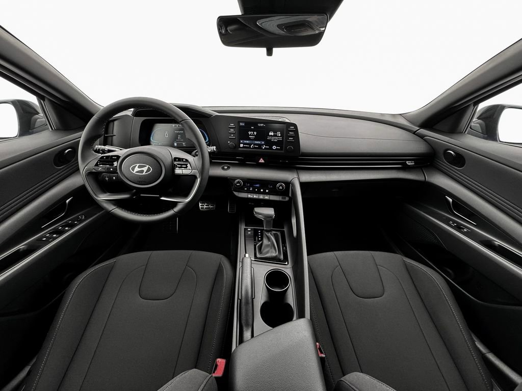 Used 2025 Hyundai Elantra Sport image 20