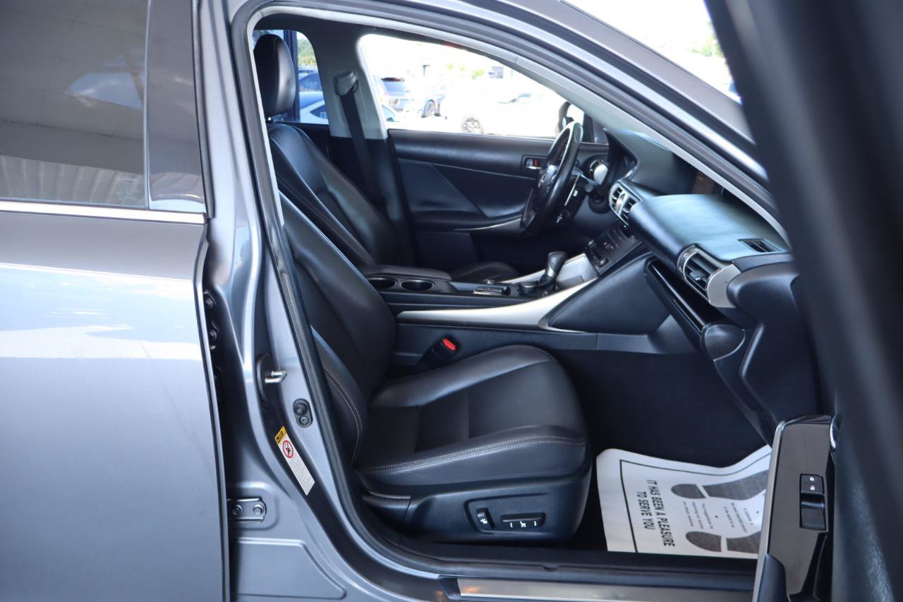 Used 2016 Lexus IS 200t RWD image 36