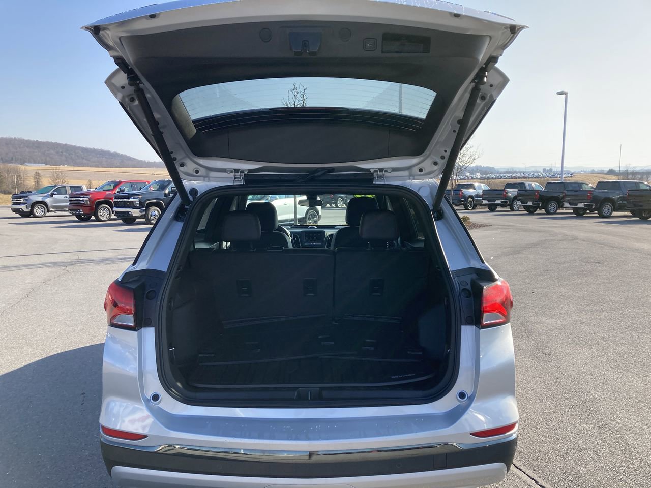 Used 2022 Chevrolet Equinox RS w/ LPO, Floor Liner Package AWD/4WD image 20