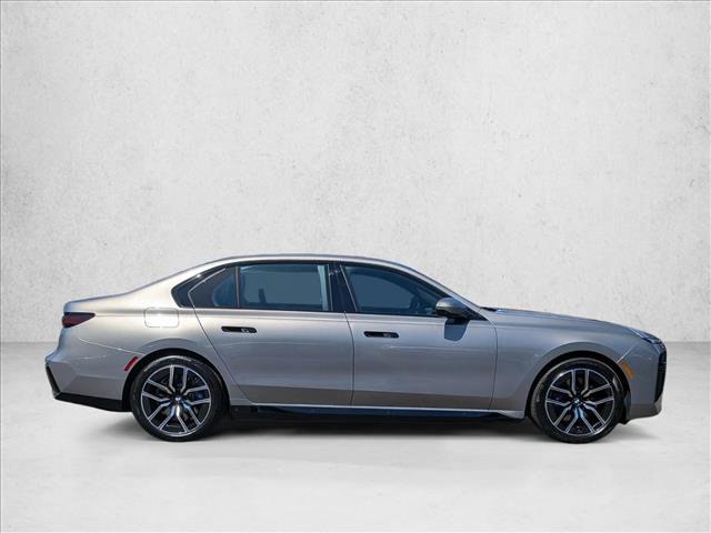 Used 2026 BMW i7 xDrive60 AWD/4WD image 4