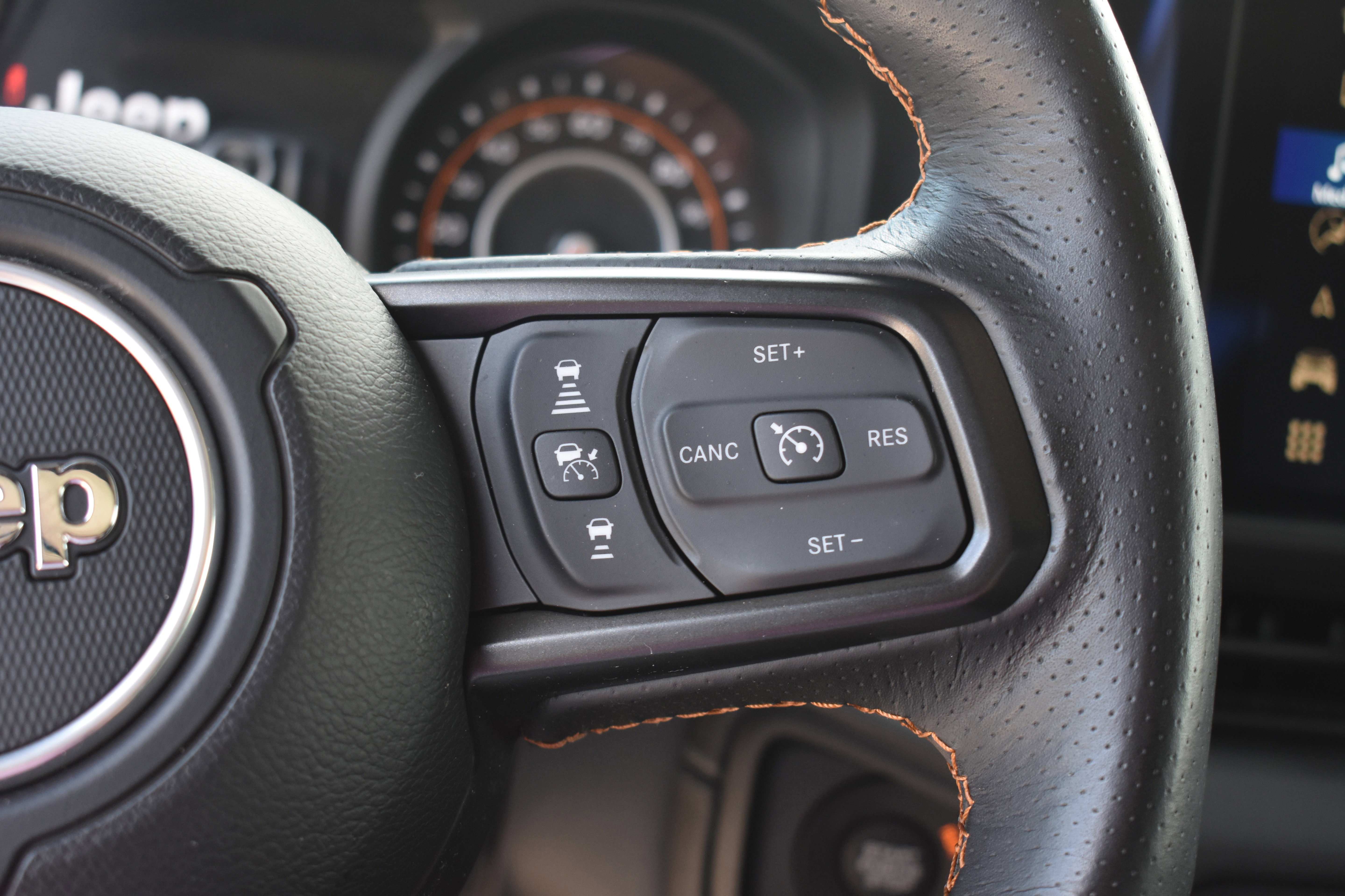 Used 2025 Jeep Gladiator Mojave image 14