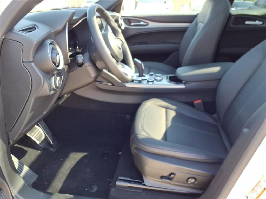 New 2026 Alfa Romeo Stelvio Sprint w/ Convenience Package image 14