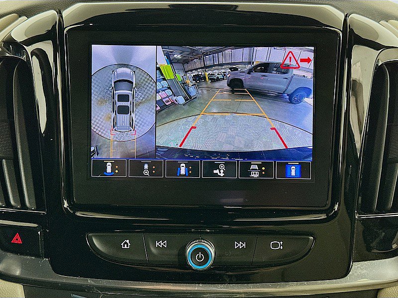 Used 2023 Chevrolet Traverse LT w/ LT Premium Package image 18