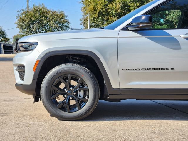 New 2025 Jeep Grand Cherokee Altitude RWD image 6
