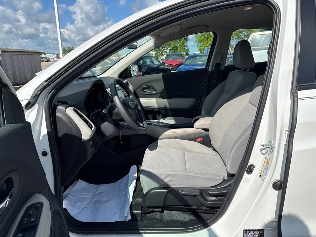 Certified 2021 Honda HR-V LX image 30
