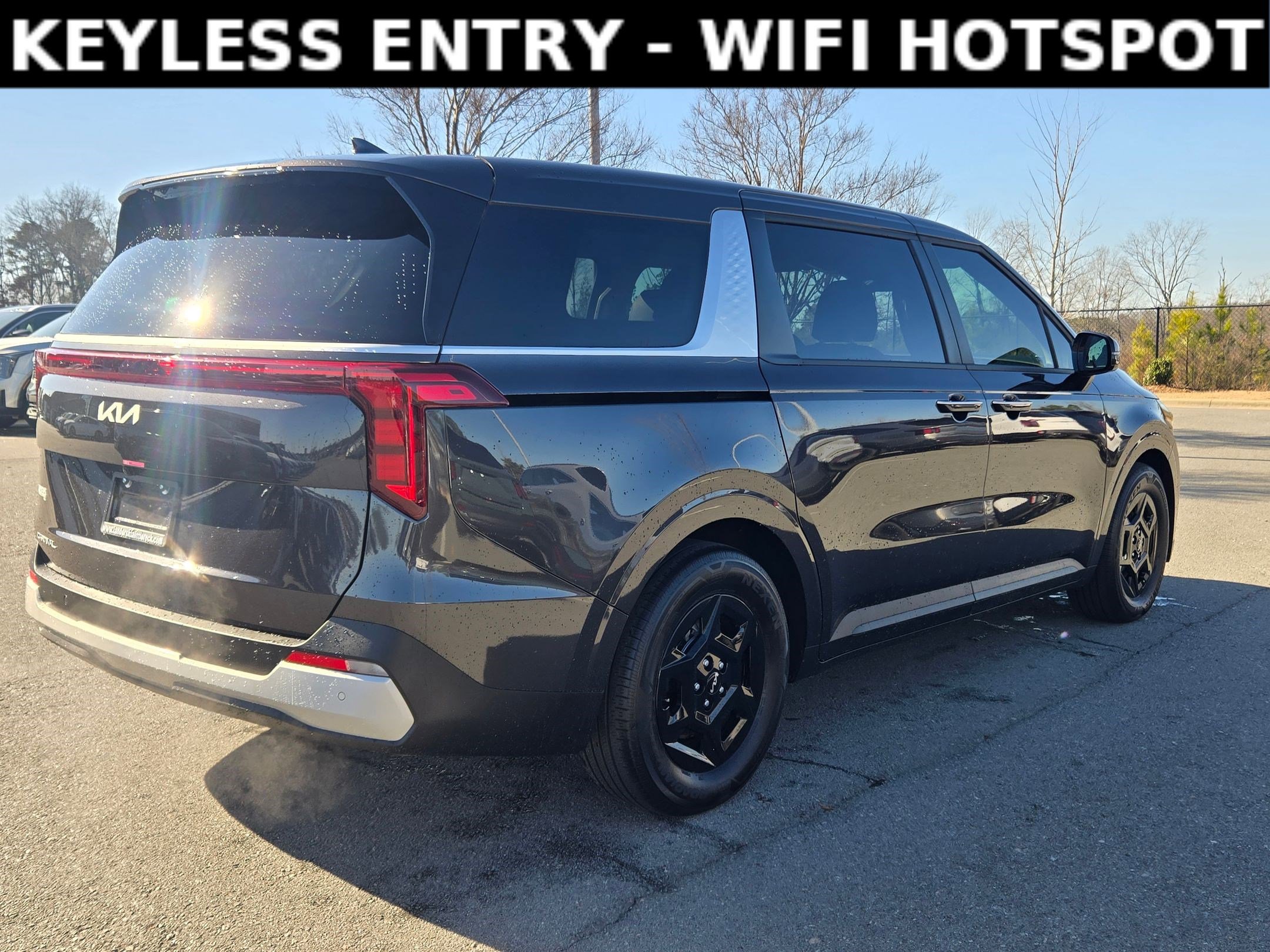 Certified 2025 Kia Carnival image 7