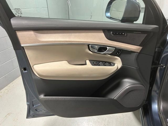Used 2025 Volvo XC90 B5 Plus AWD/4WD image 8