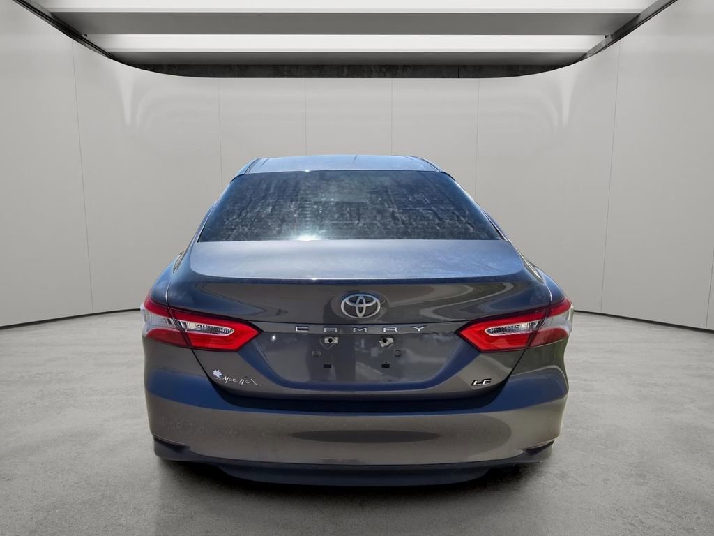 Used 2018 Toyota Camry LE image 4