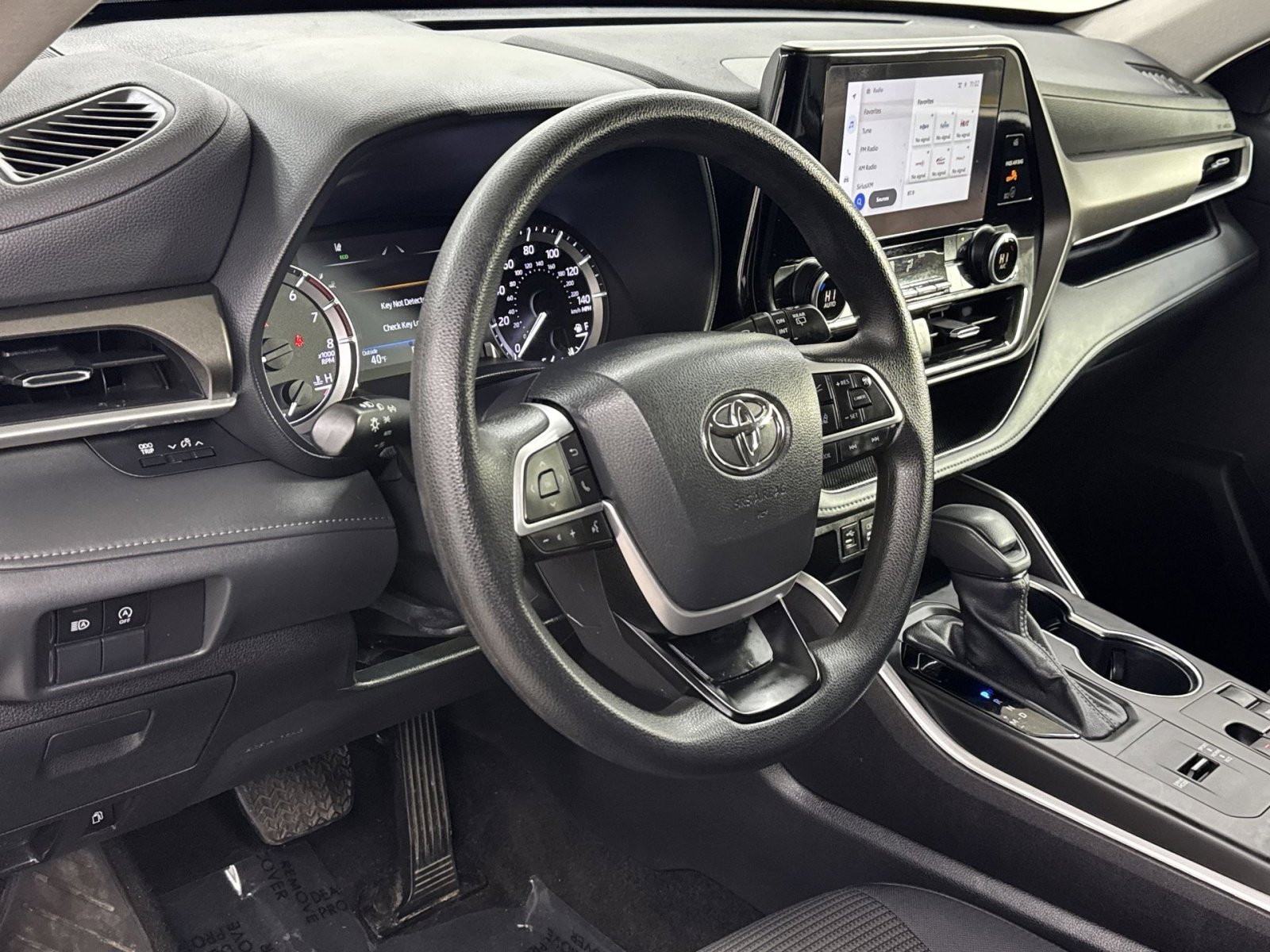 Used 2023 Toyota Highlander L image 7