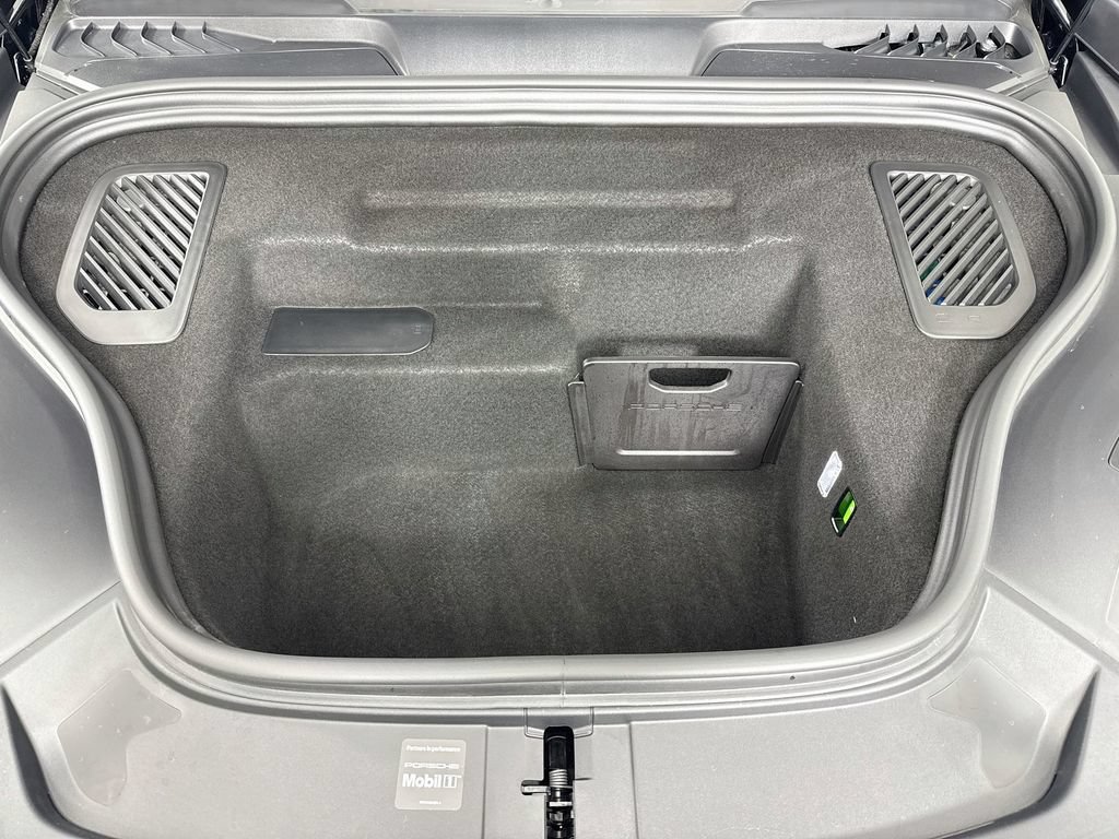 Certified 2025 Porsche Macan Electric RWD image 31