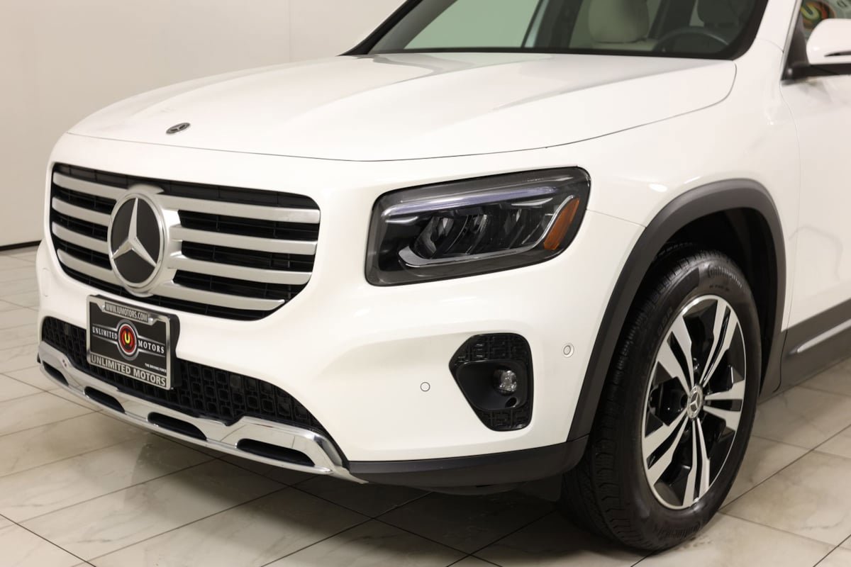 Used 2025 Mercedes-Benz GLB 250 4MATIC image 43