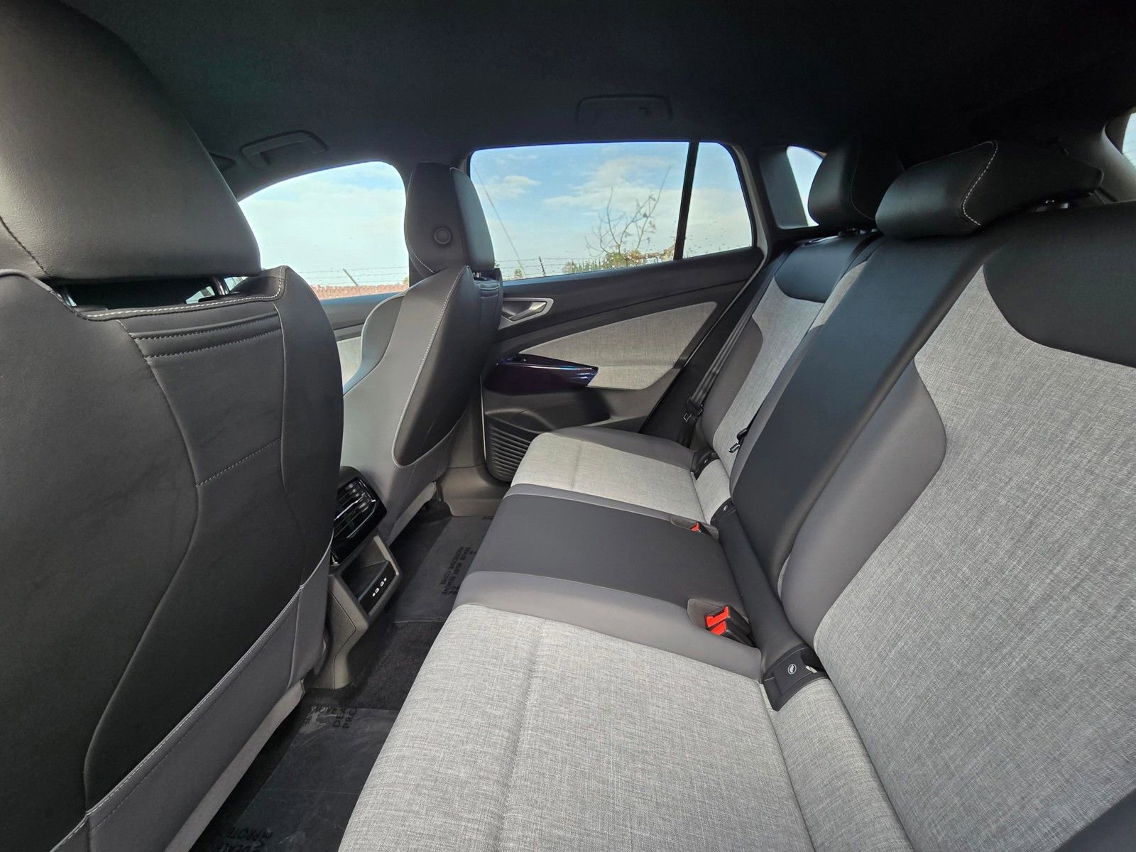 New 2026 Volkswagen ID.4 Pro image 7