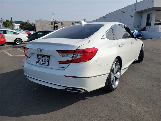 Certified 2018 Honda Accord Touring image 4