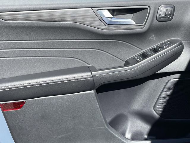New 2025 Ford Escape SE w/ PHEV Premium Package FWD image 13