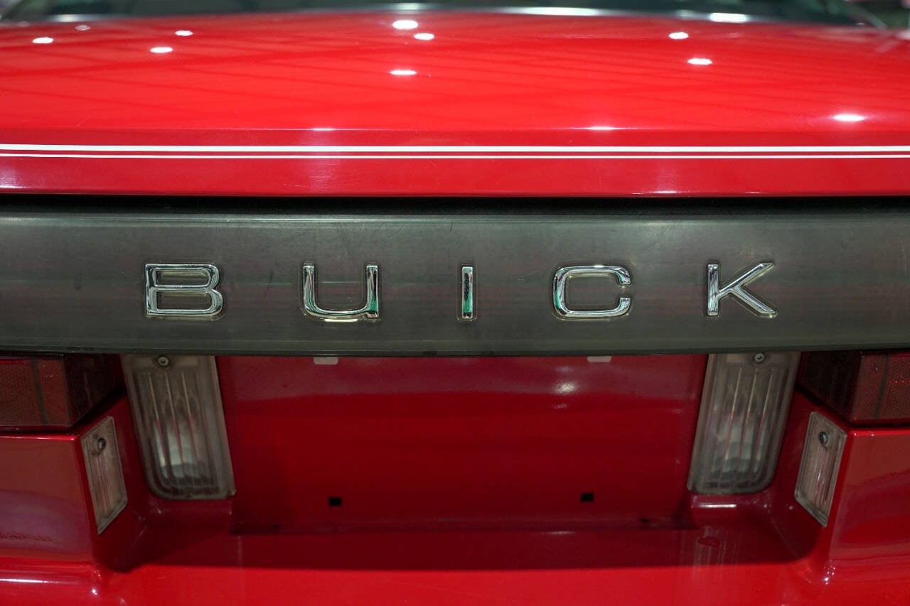 Used 1988 Buick Reatta Coupe FWD image 23