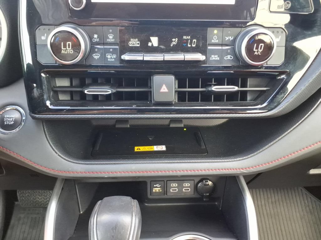 Used 2023 Toyota Highlander XSE FWD image 24